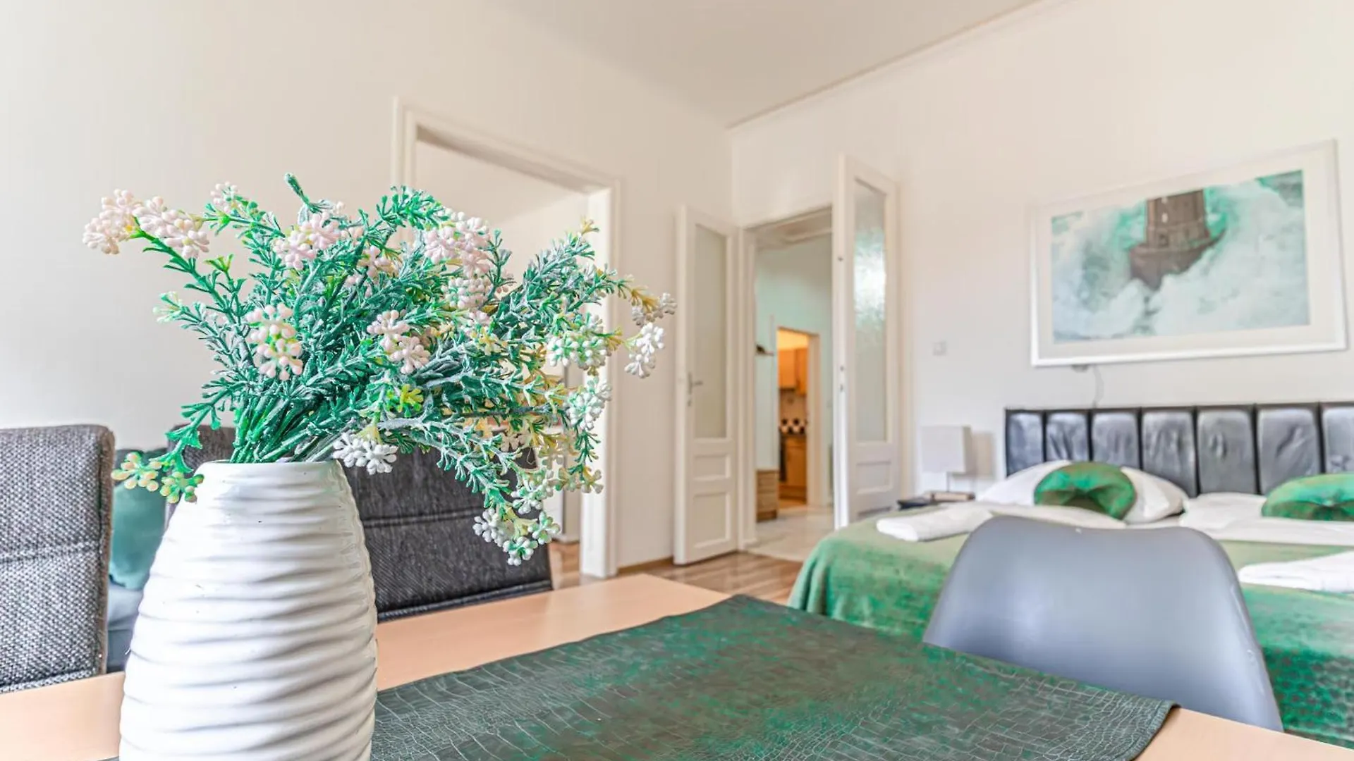 Timeless Vienna: 2Br Apt In The Historic District 公寓 维也纳