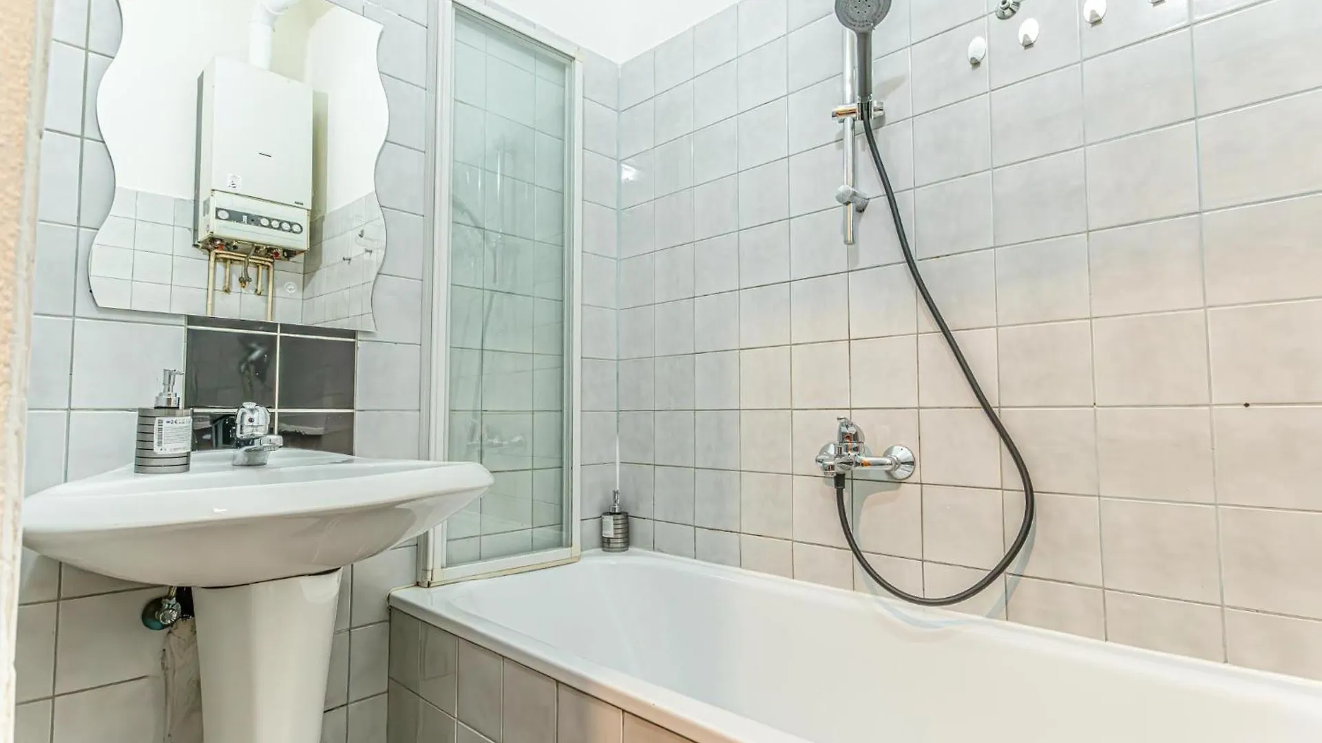 Timeless Vienna: 2Br Apt In The Historic District 维也纳