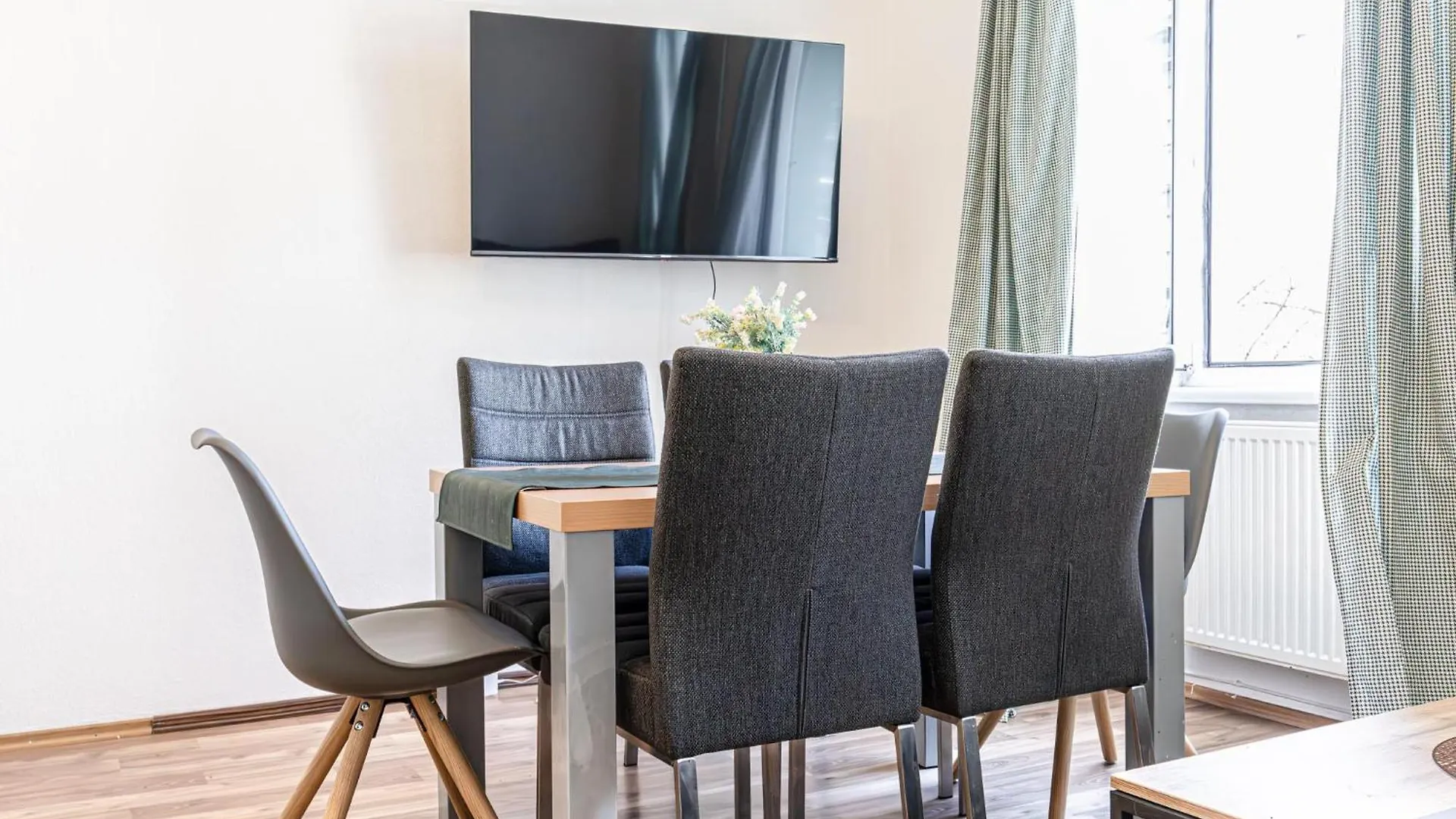 Timeless Vienna: 2Br Apt In The Historic District 公寓